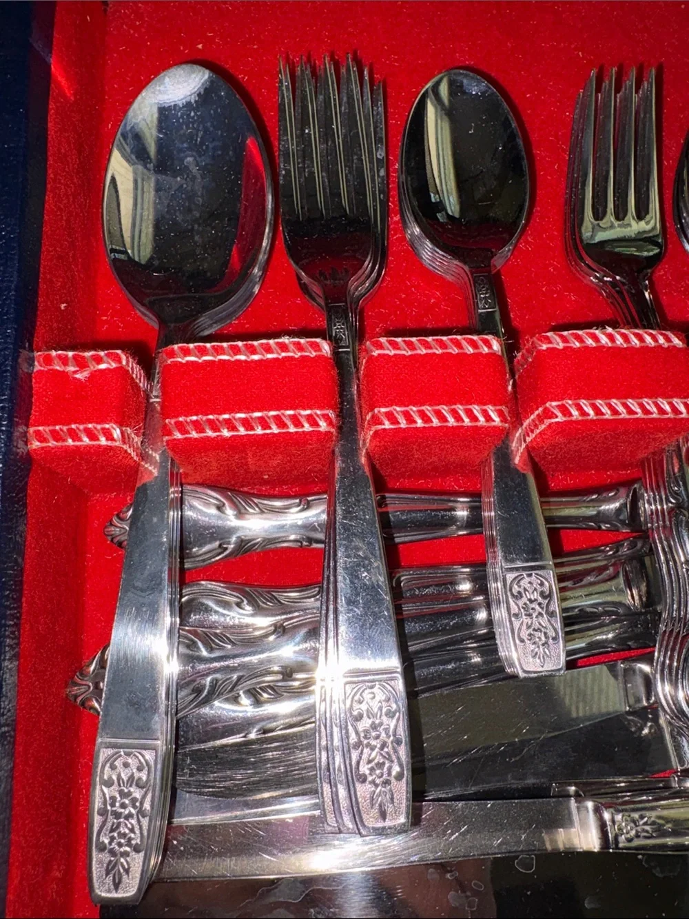 2 different designs Classic Silver-Plated Flatware Set in Red Presentation Case